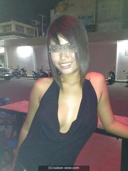 Thailandaise dispo en Suisse pour rencontre sexe